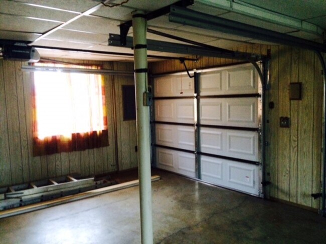 Building Photo - 124 Arlington Cir