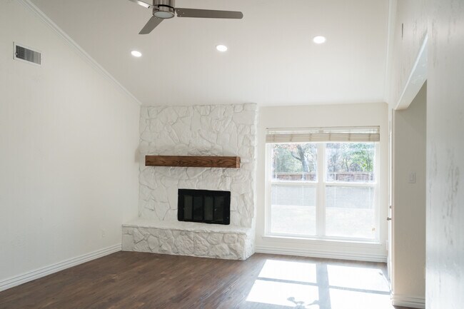 Building Photo - 2861 Panhandle Dr