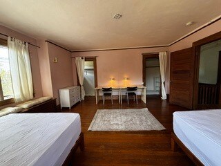 Full room size width, double closet +2 desks, chairs, USB lamps. +26 draw chests. - 2615 Parker St