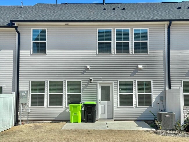 Building Photo - Spacious 3BD Townhome in Solana | 2-Car Garage | Pool, Gym & More