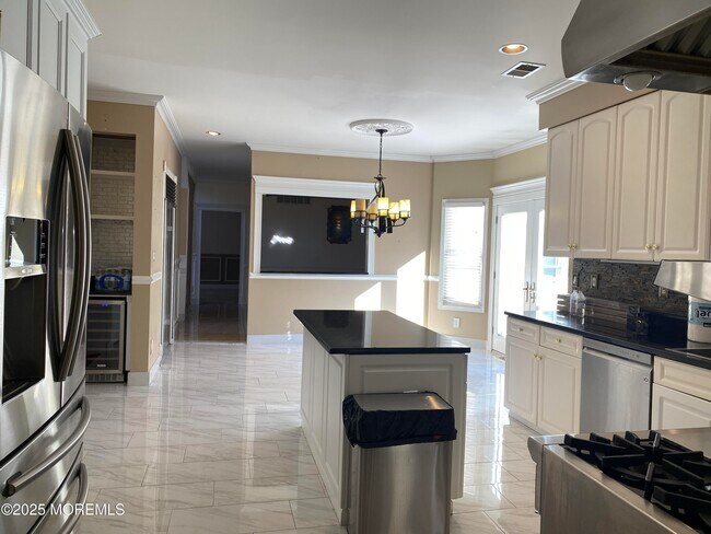 Building Photo - 41 Church Rd