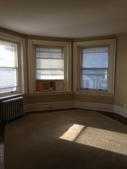 Building Photo - 1200 W 10th St