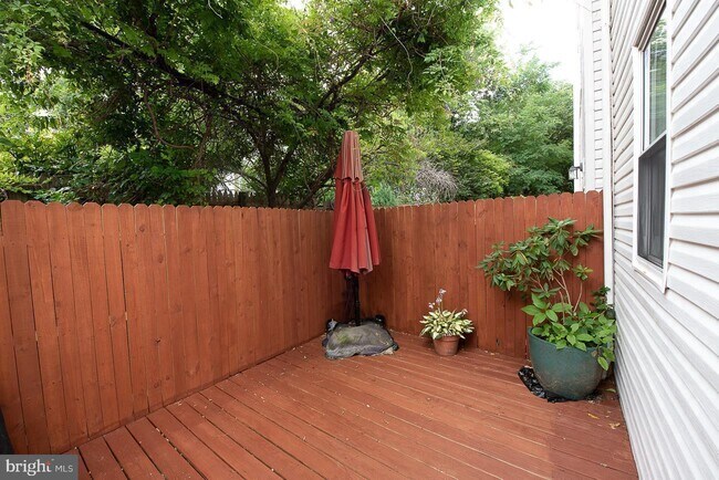 Building Photo - 2025 Parrish St