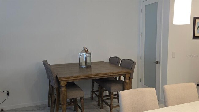 Building Photo - 1665 Pinecliff Dr