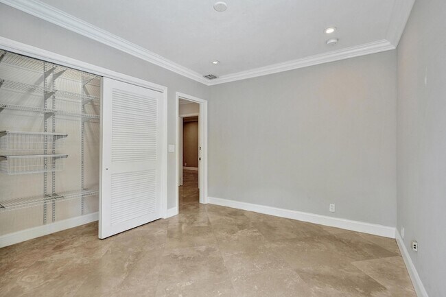 Building Photo - 1145 NE 12th Ave