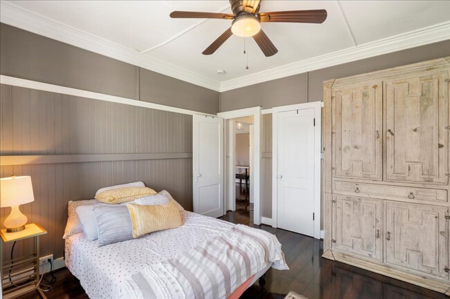 Building Photo - Fully Furnished 2-Bedroom + Loft & Serene ...