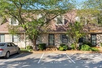 Building Photo - Fully renovated condo in Hendersonville