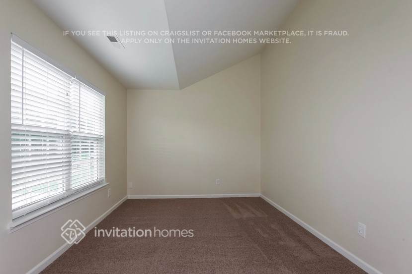 Building Photo - 5219 Grass Ridge Dr