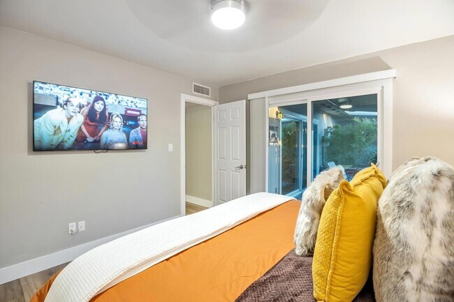 Building Photo - 5045 N 81st St