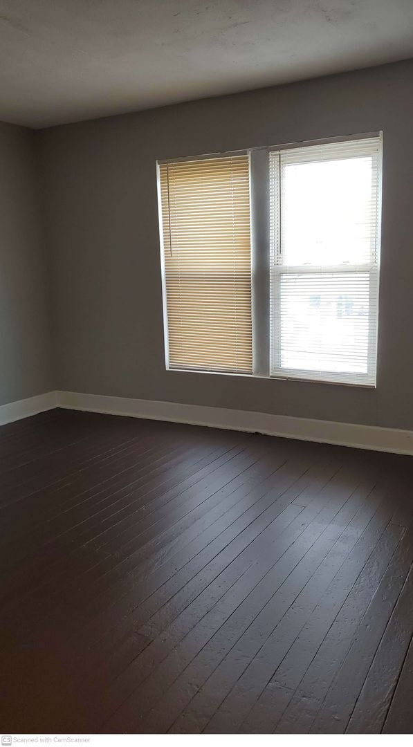 Building Photo - Pretty 3 bed 1 bath house detached garage in Walnut Hills, minutes from Downtown, WPAFB