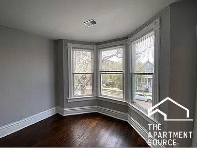Building Photo - 3331 N Whipple St