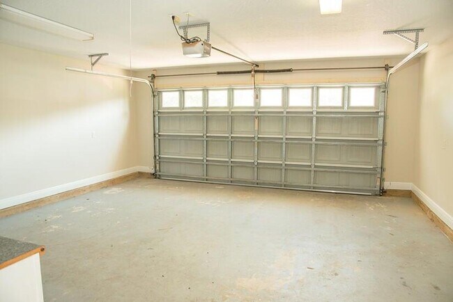 Building Photo - 274 Tecumseh Ln