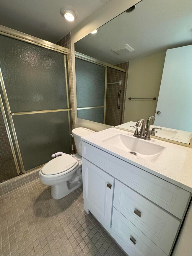 Building Photo - 5200 N Flagler Dr