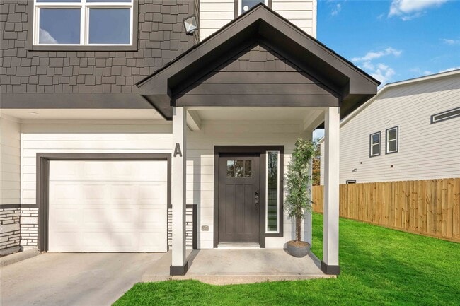 Building Photo - 7117 Springdale St