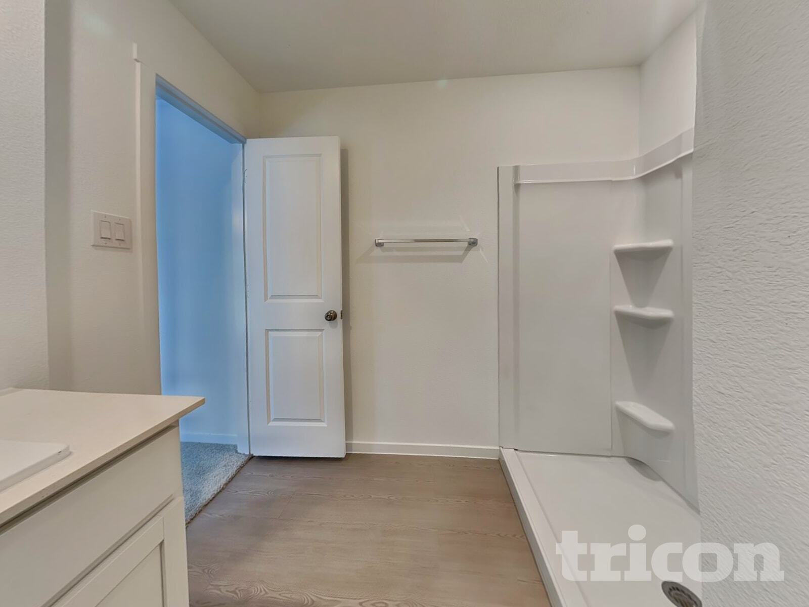 Building Photo - 827 Ponderosa Ln