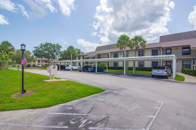 Building Photo - 27 Plantation Dr