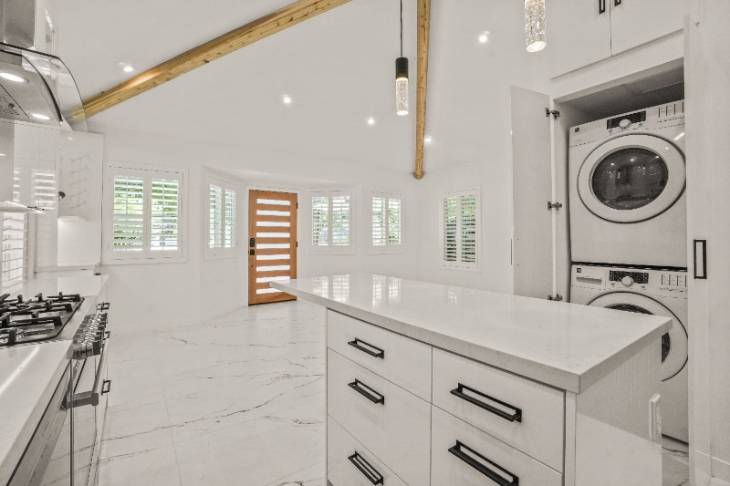 Building Photo - 4230 Van Nuys Blvd