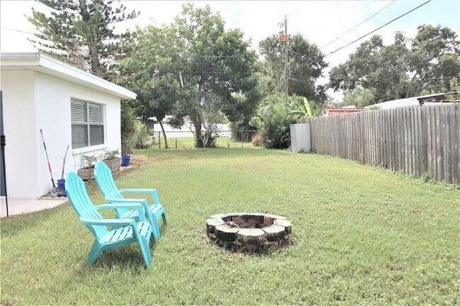 Building Photo - 1468 S Evergreen Ave