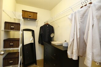 Master Bedroom Closet - Woodcreek