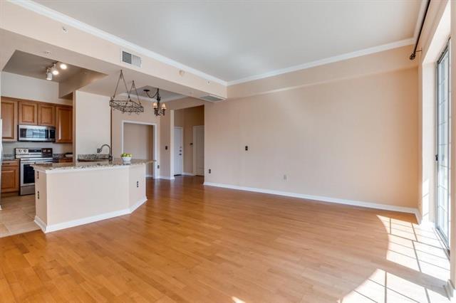 Building Photo - 3225 Turtle Creek Blvd Blvd