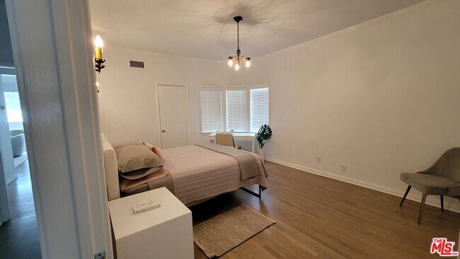 Building Photo - 1326 Londonderry View Dr