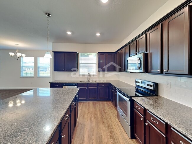 Building Photo - 326 Pine Terrace Dr