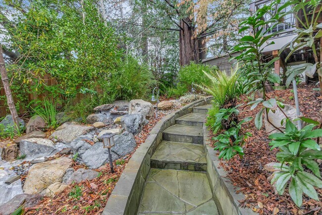 Building Photo - 16101 Matilija Dr