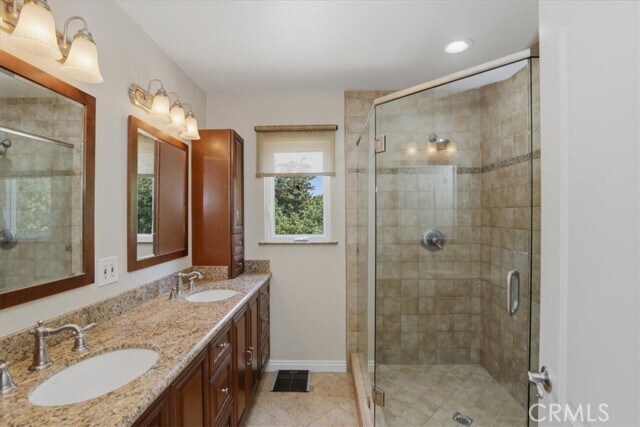 Building Photo - 16540 Wagon Wheel Dr