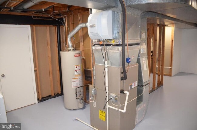 Building Photo - 9012 Paddock Ln