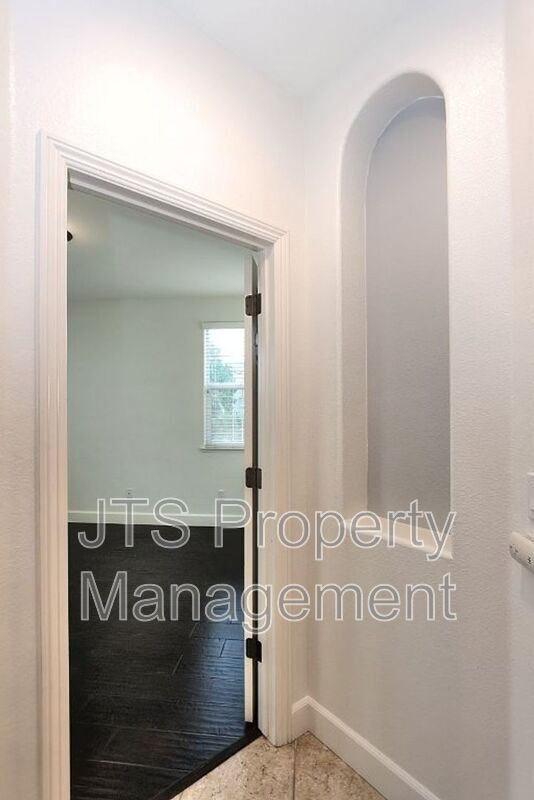 Building Photo - 5602 Jerry Litell Way