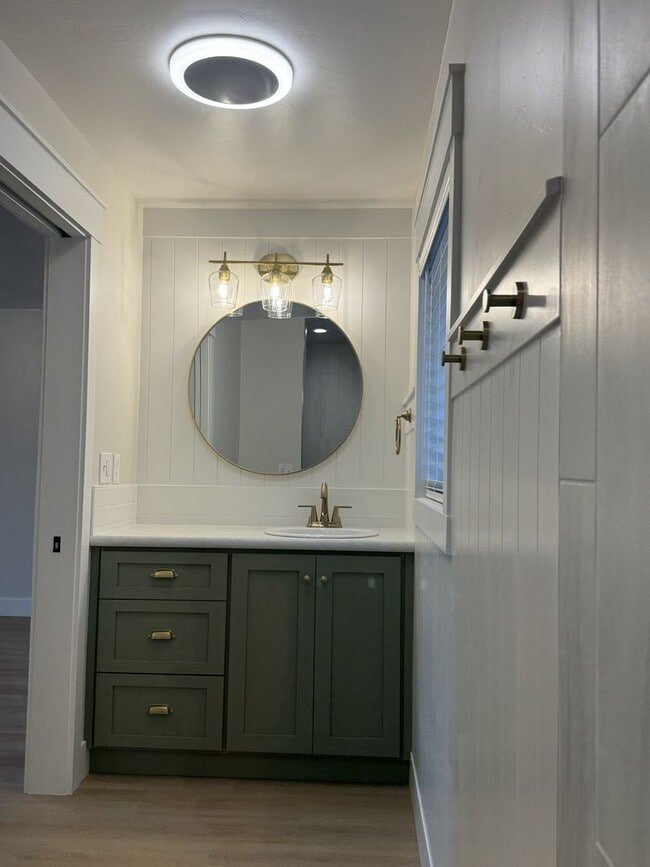 Building Photo - Completely Remodeled 4 Bed, 2 Bath Country Home – 1.5 Acres – Horse & Livestock Friendly!