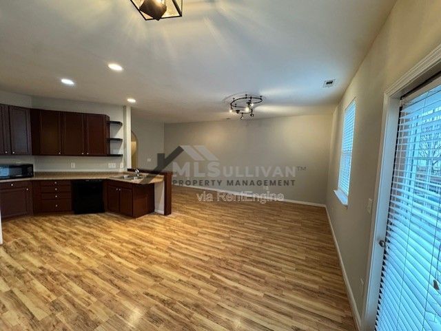 Building Photo - 604 Sawcut Ln