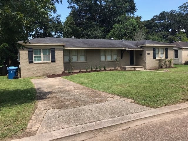 Primary Photo - 902 Oaklawn Ave