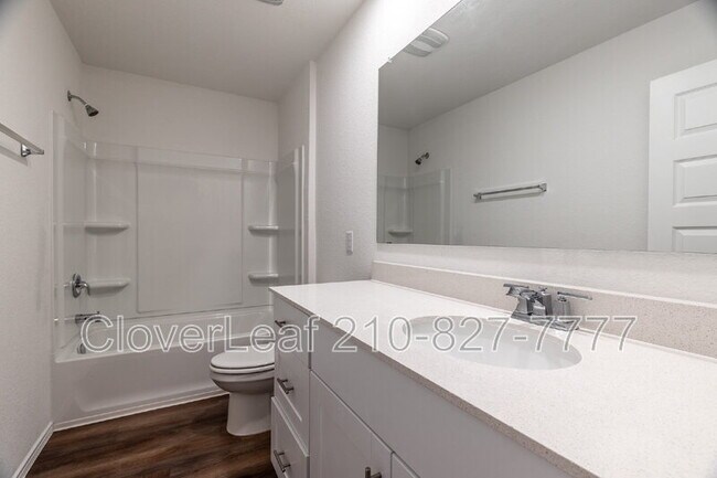 Building Photo - 165 Acorn Cir