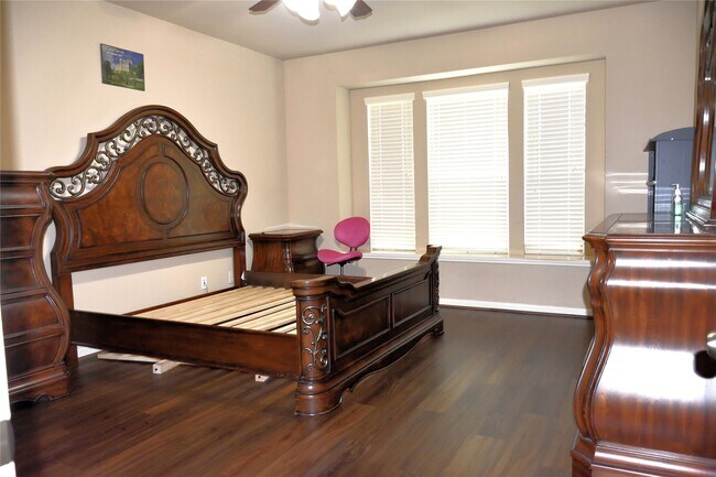 Building Photo - 5106 Autumn Rose Ln