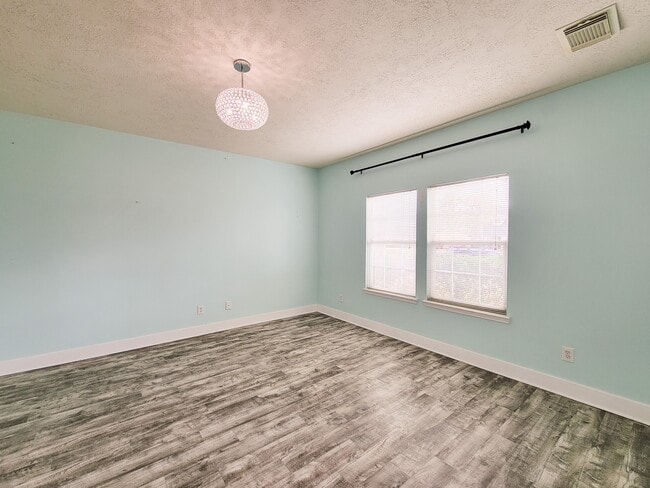 Building Photo - 714 Yawl Ct