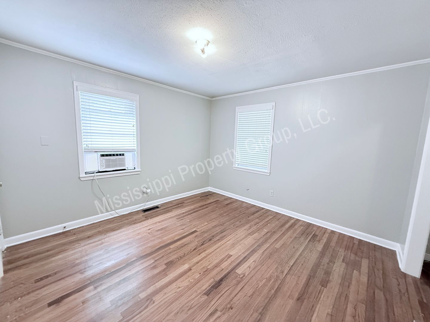 Building Photo - 1203 S 14th St