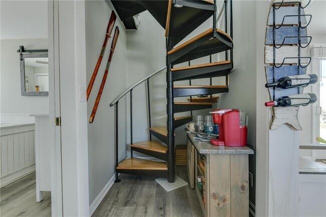 Building Photo - 20 Lane 2