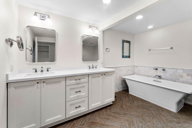 Building Photo - 2275 S Ocean Blvd