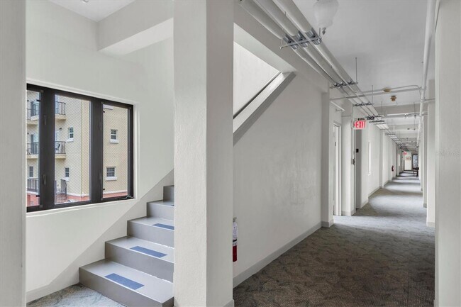 Building Photo - 130 4th Ave N