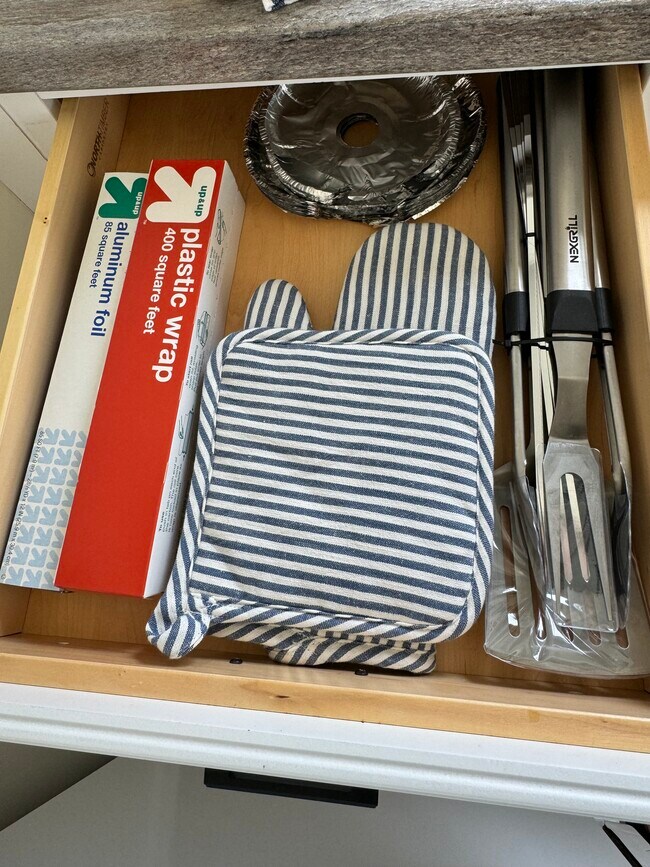 Building Photo - 11 Rapoza St