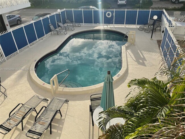 Building Photo - 11685 Canal Dr