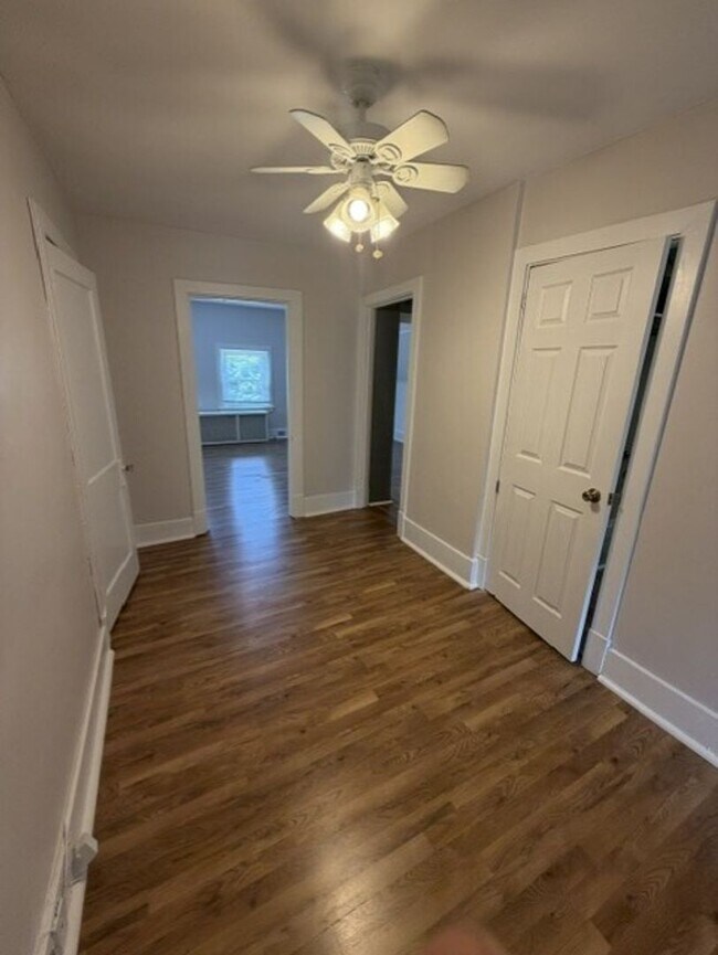 Building Photo - 256 Mabrick Ave