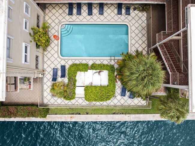 Building Photo - 2600 S Ocean Dr