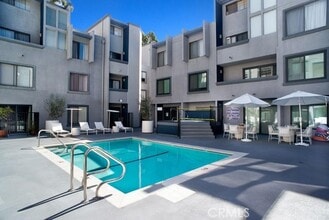 Building Photo - 1940 Highland Ave