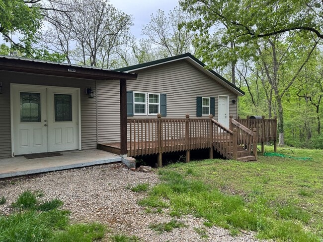 Building Photo - 3 Bedroom Home located near Ruby's Landing...