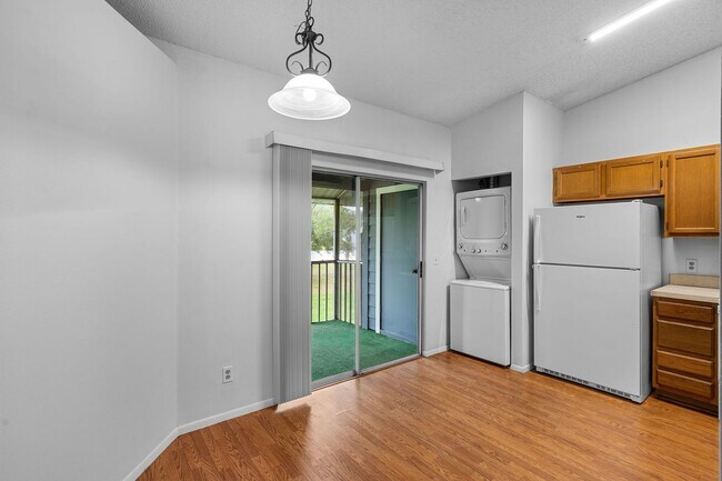 Building Photo - 2/2 Condo With Screened Patio in Conway area