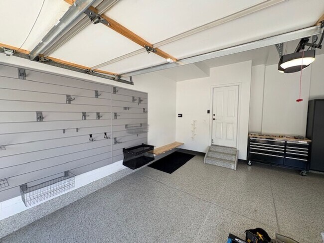Building Photo - Wow - Lowry Stunner!  4 bed, 3.5 Bath, Fin...