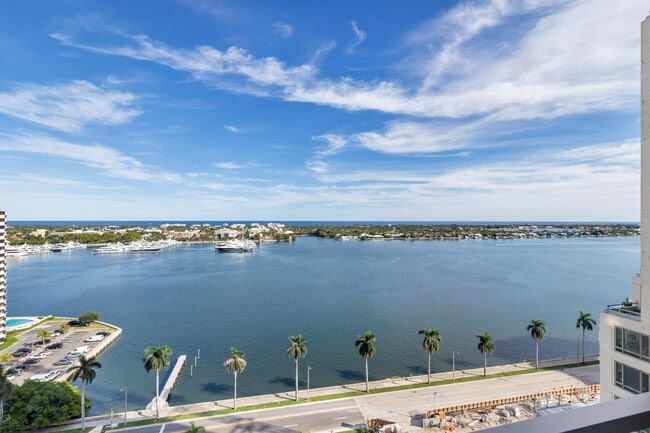 Building Photo - 1333 S Flagler Dr