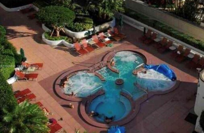 Building Photo - 1717 N Bayshore Dr